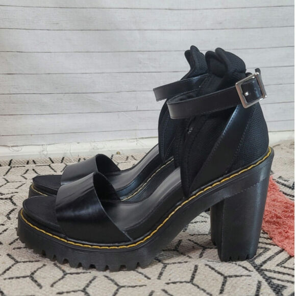 DR. MARTEN'S MEDEA PLATFORM SANDAL IN BLACK, SZ 9 - Picture 1 of 15